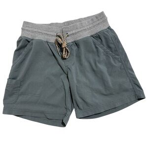 2 pairs Columbia Women’s Hiking Shorts Olive And Black Size S EUC